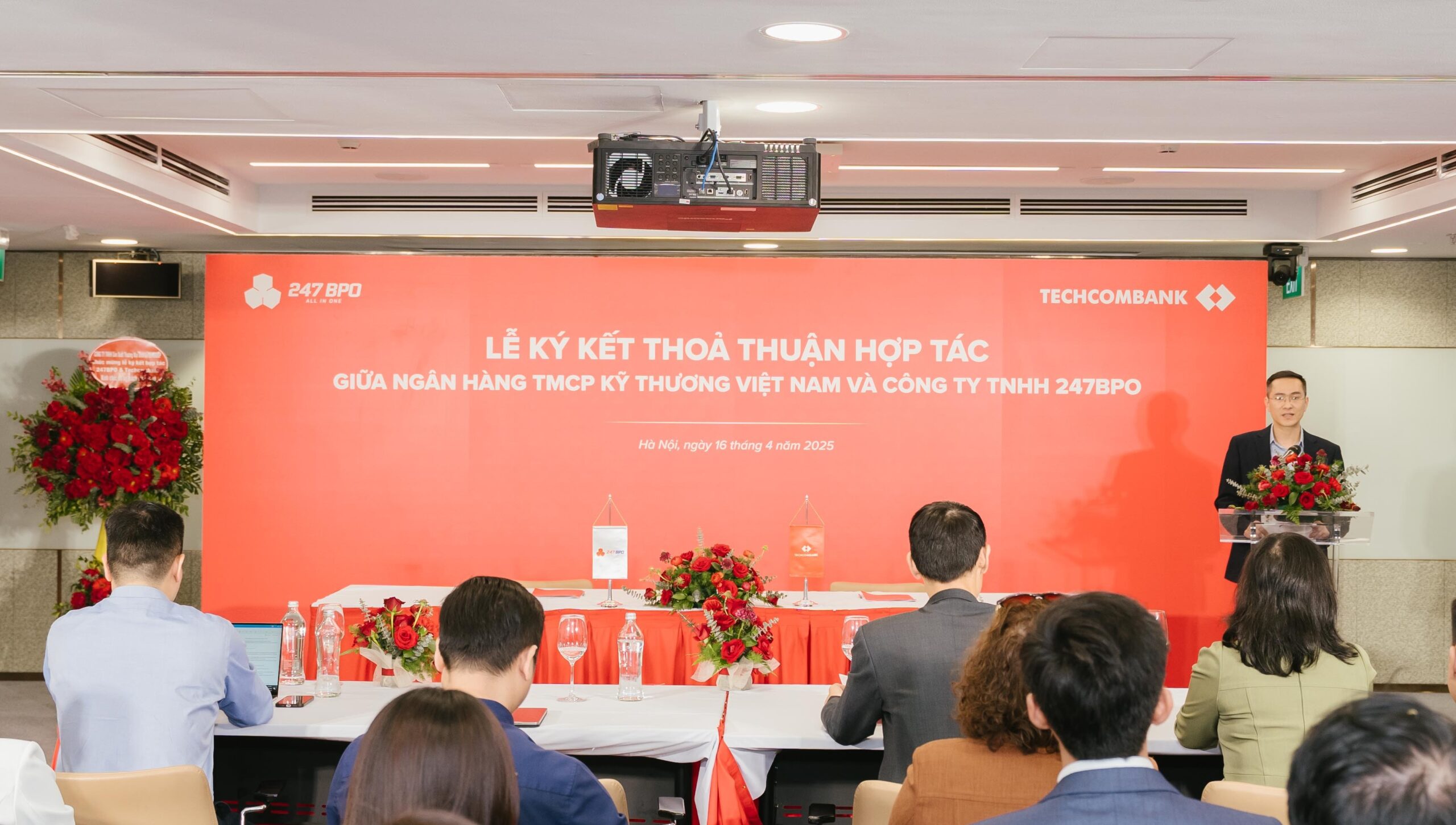 LỄ KÝ KẾT THỎA THUẬN HỢP TÁC GIỮA CÔNG TY TNHH 247 BPO & NGÂN HÀNG TMCP KỸ THƯƠNG VIỆT NAM VỀ VIỆC TRIỂN KHAI GIẢI PHÁP ĐỔI NGOẠI TỆ TRỰC TUYẾN