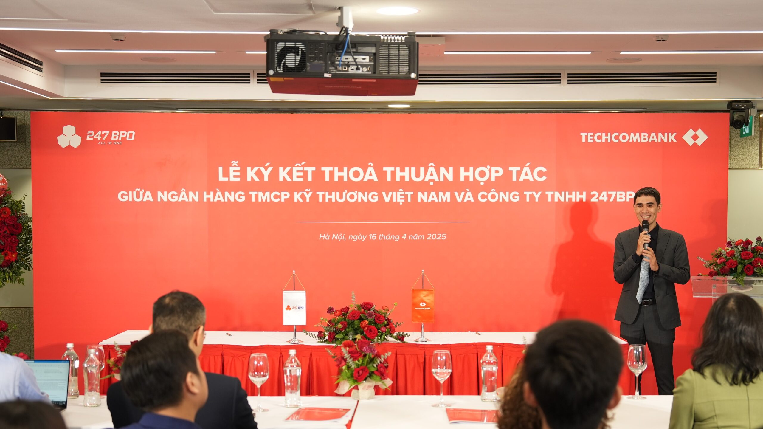 LỄ KÝ KẾT THỎA THUẬN HỢP TÁC GIỮA CÔNG TY TNHH 247 BPO & NGÂN HÀNG TMCP KỸ THƯƠNG VIỆT NAM VỀ VIỆC TRIỂN KHAI GIẢI PHÁP ĐỔI NGOẠI TỆ TRỰC TUYẾN