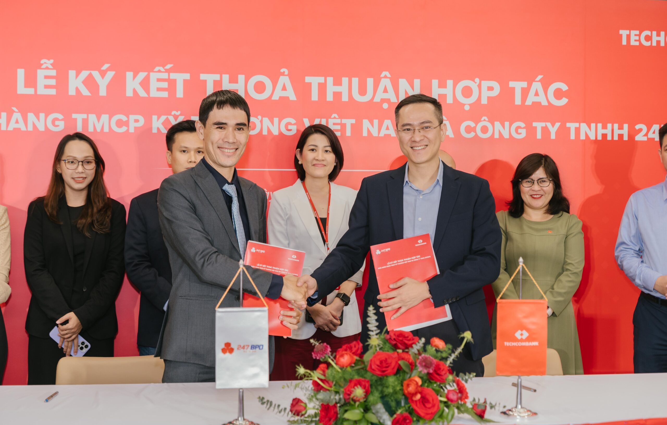 LỄ KÝ KẾT THỎA THUẬN HỢP TÁC GIỮA CÔNG TY TNHH 247 BPO & NGÂN HÀNG TMCP KỸ THƯƠNG VIỆT NAM VỀ VIỆC TRIỂN KHAI GIẢI PHÁP ĐỔI NGOẠI TỆ TRỰC TUYẾN