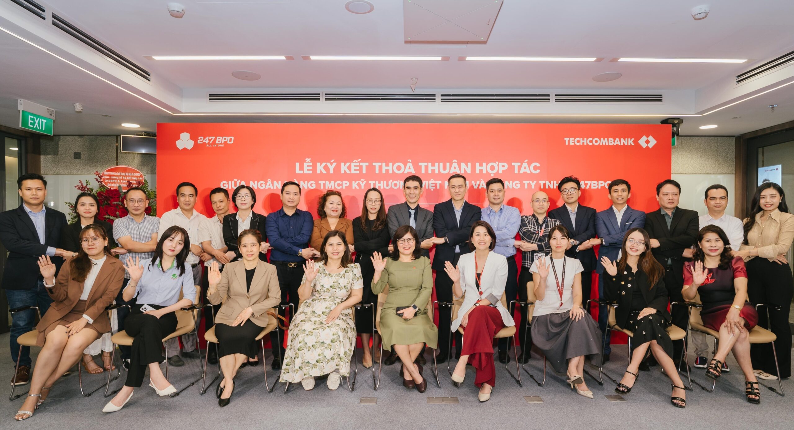 LỄ KÝ KẾT THỎA THUẬN HỢP TÁC GIỮA CÔNG TY TNHH 247 BPO & NGÂN HÀNG TMCP KỸ THƯƠNG VIỆT NAM VỀ VIỆC TRIỂN KHAI GIẢI PHÁP ĐỔI NGOẠI TỆ TRỰC TUYẾN